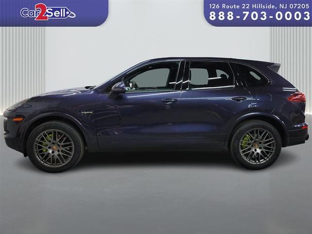 Photo of 2017 Purple Porsche Cayenne