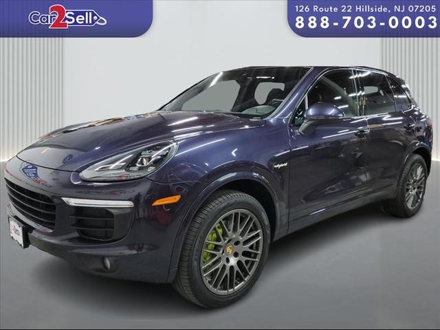 Photo of 2017 Purple Porsche Cayenne