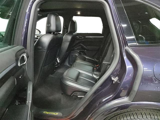 Photo of 2017 Purple Porsche Cayenne