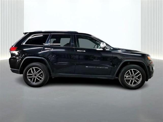 Photo of 2022 Black Jeep Grand Cherokee WK
