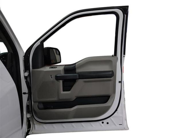 Photo of 2019 White Ford F-150
