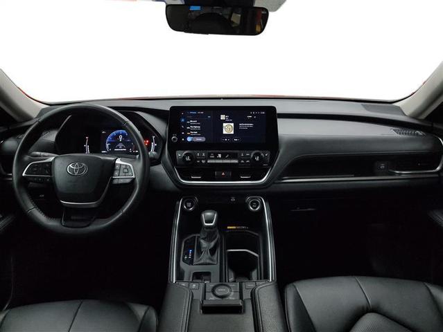 Photo of 2024 Red Toyota Grand Highlander