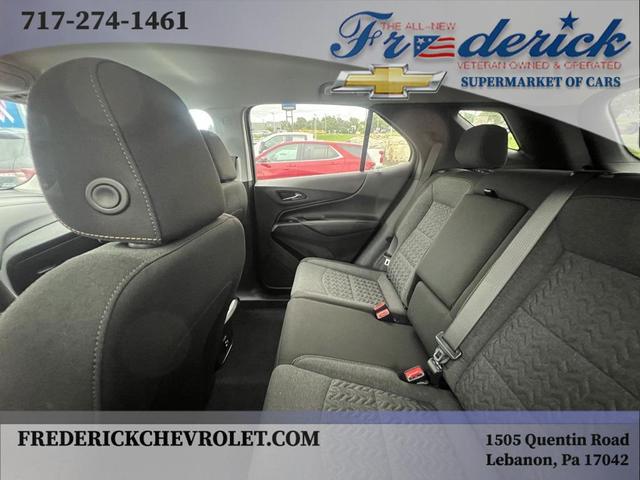 Photo of 2022 Silver Ice Metallic Chevrolet Equinox