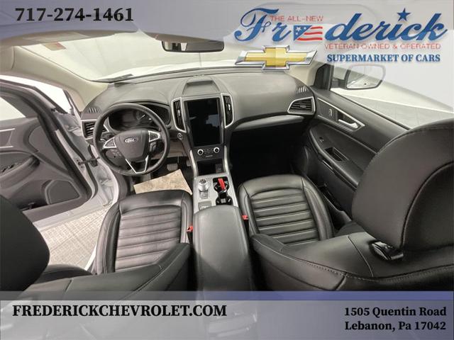 Photo of 2022 Oxford White Ford Edge