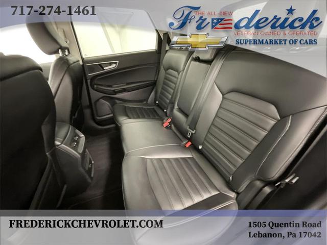 Photo of 2022 Oxford White Ford Edge