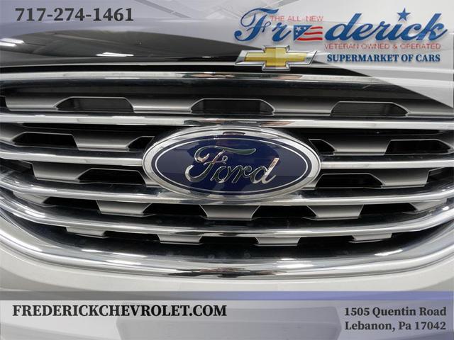 Photo of 2022 Oxford White Ford Edge
