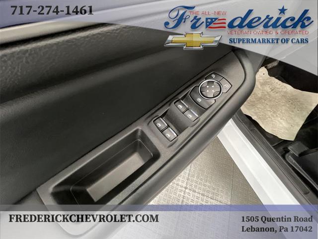 Photo of 2022 Oxford White Ford Edge