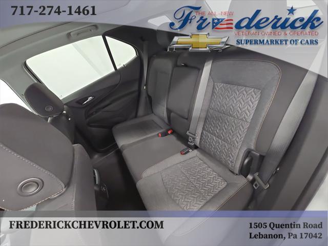 Photo of 2022 Silver Ice Metallic Chevrolet Equinox