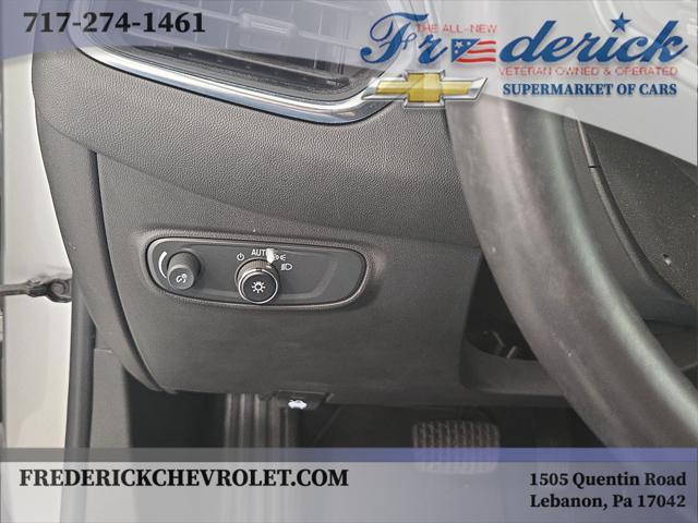 Photo of 2022 Silver Ice Metallic Chevrolet Equinox