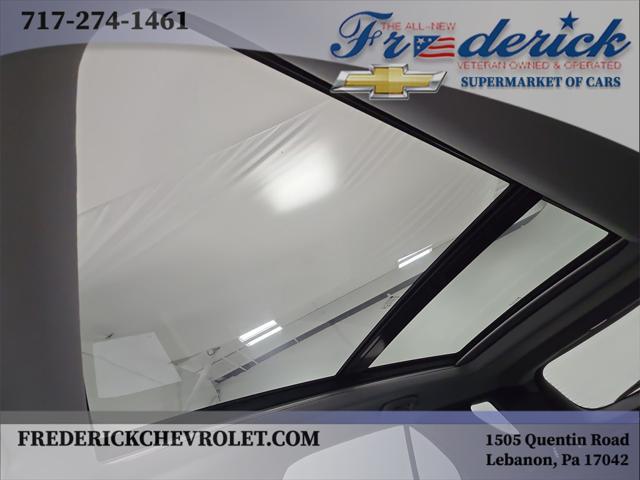Photo of 2022 Silver Ice Metallic Chevrolet Equinox