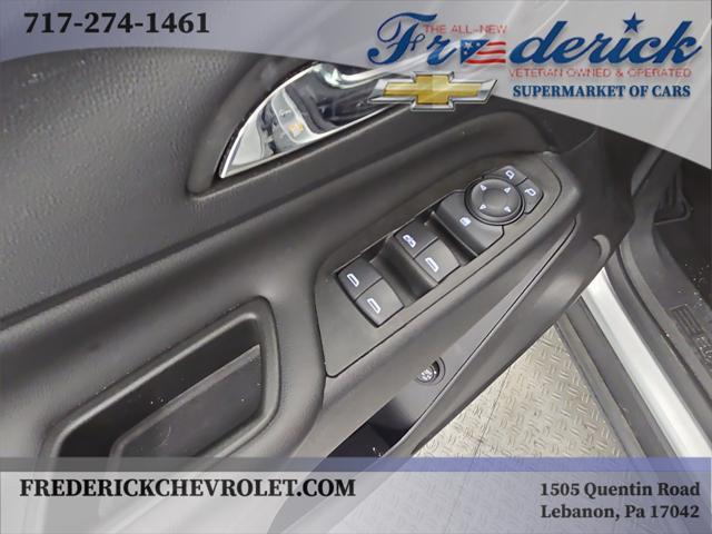 Photo of 2022 Silver Ice Metallic Chevrolet Equinox