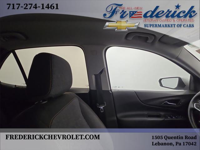 Photo of 2022 Silver Ice Metallic Chevrolet Equinox