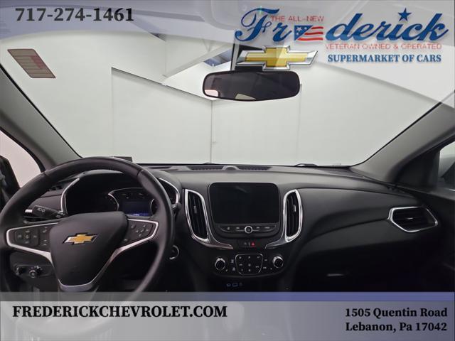Photo of 2022 Silver Ice Metallic Chevrolet Equinox