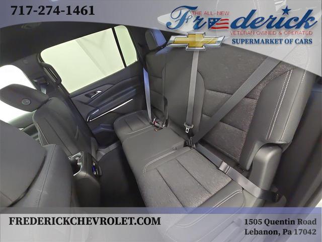 Photo of 2025 Summit White Chevrolet Traverse