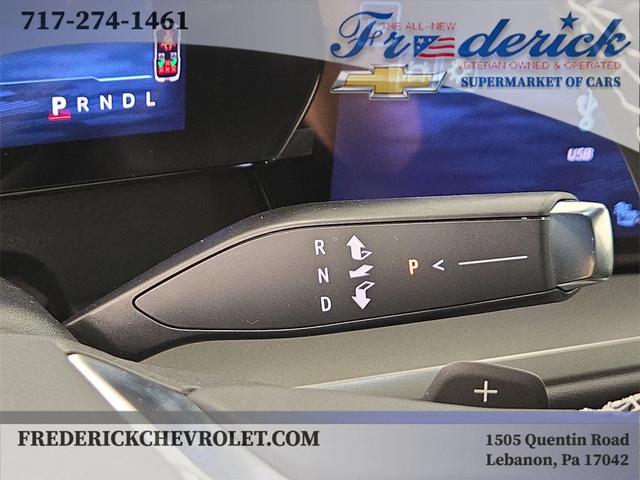 Photo of 2025 Summit White Chevrolet Traverse