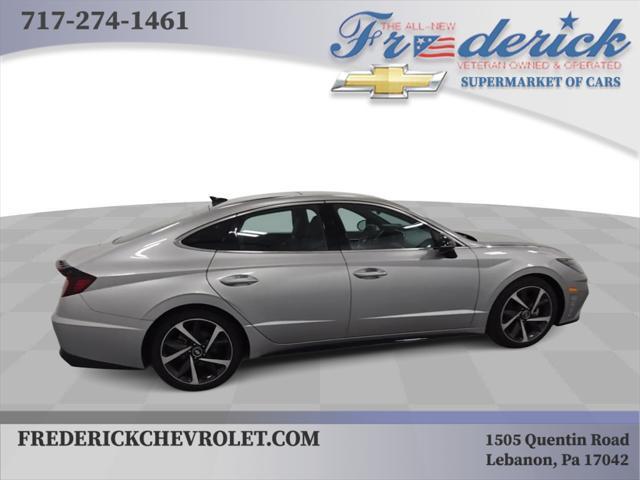 Photo of 2022 Shimmering Silver Pearl Hyundai SONATA