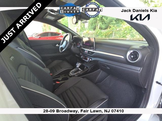 Photo of 2022 Snow White Pearl Kia Forte