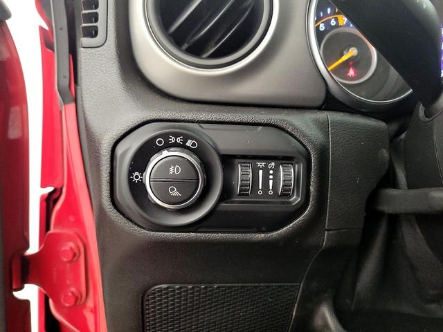 Photo of 2021 Red Jeep Gladiator