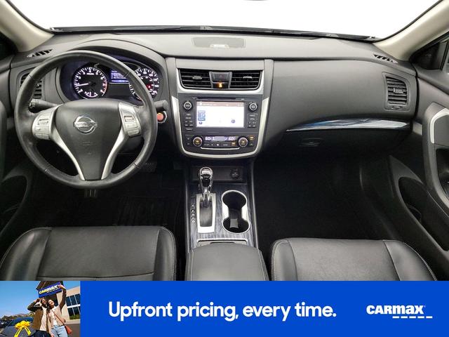 Photo of 2017 Silver Nissan Altima