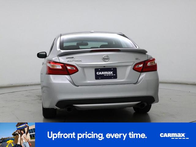 Photo of 2017 Silver Nissan Altima
