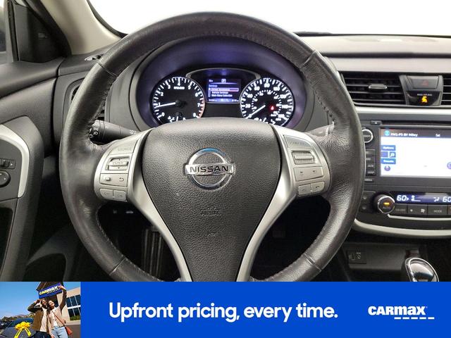 Photo of 2017 Silver Nissan Altima