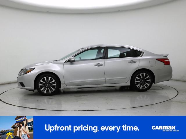 Photo of 2017 Silver Nissan Altima