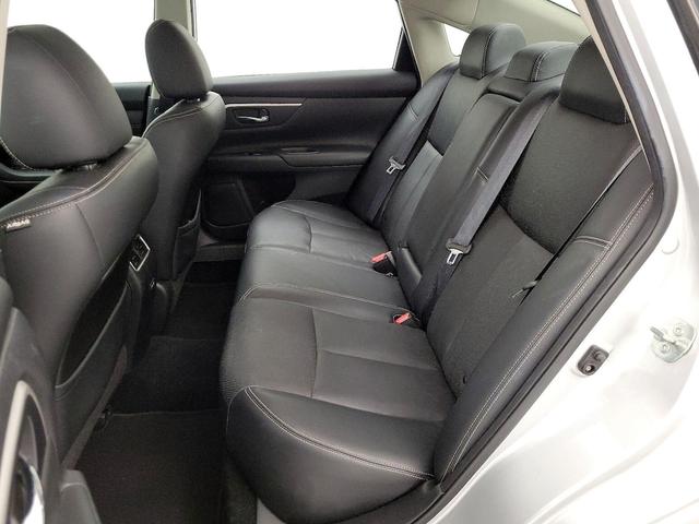 Photo of 2017 Silver Nissan Altima