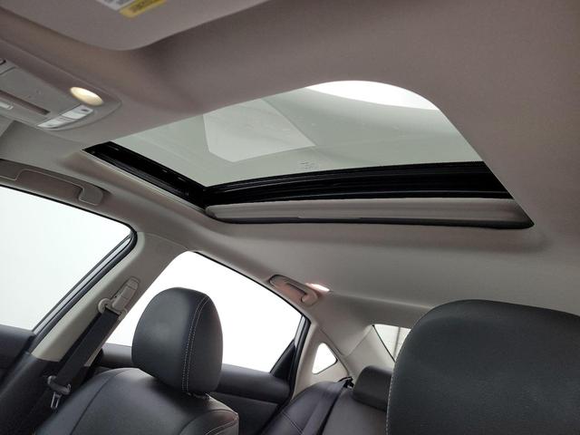 Photo of 2017 Silver Nissan Altima