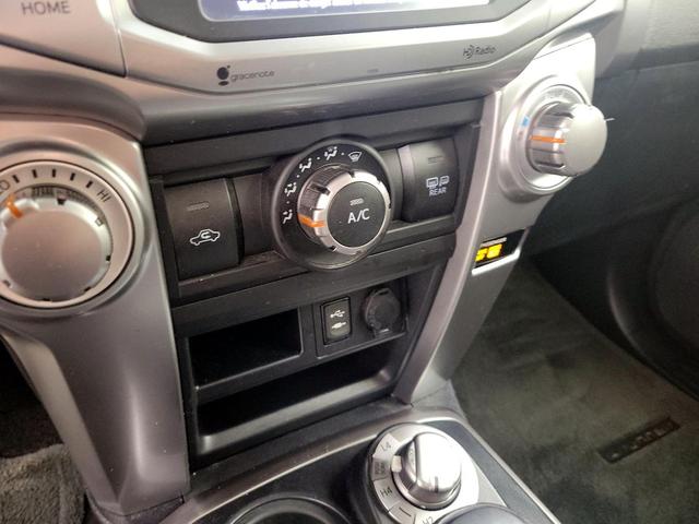 Photo of 2015 Silver Toyota 4Runner