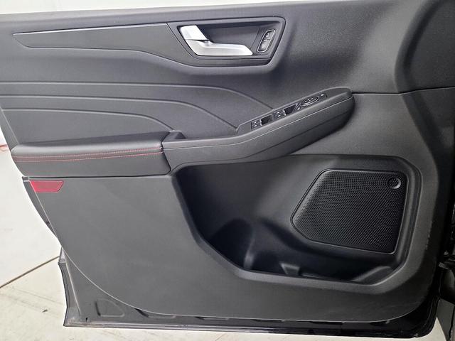 Photo of 2021 Black Ford Escape