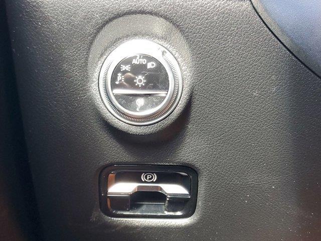 Photo of 2024 Polar White Mercedes-Benz C-Class