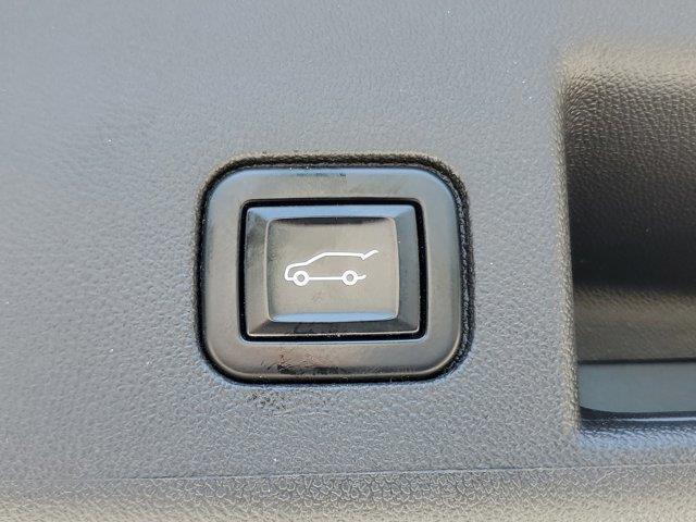 Photo of 2022 Silver Ice Metallic Chevrolet Equinox