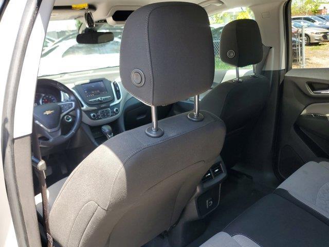 Photo of 2022 Silver Ice Metallic Chevrolet Equinox