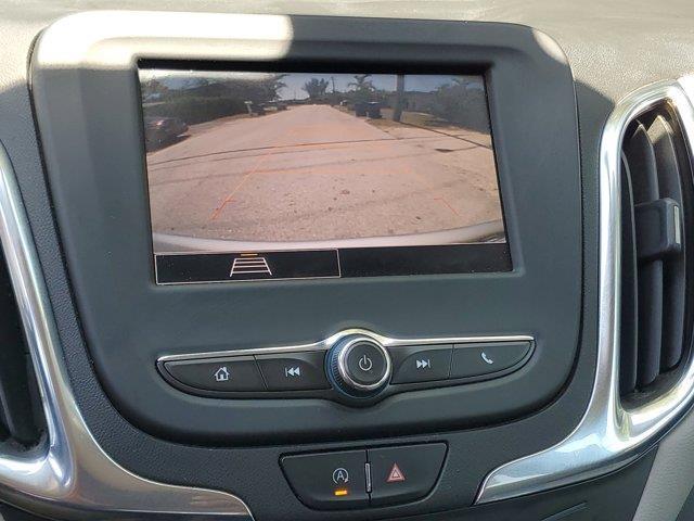 Photo of 2022 Silver Ice Metallic Chevrolet Equinox