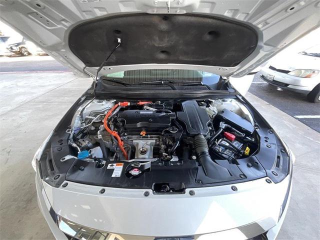 Photo of 2021 Platinum White Pearl Honda Accord Hybrid