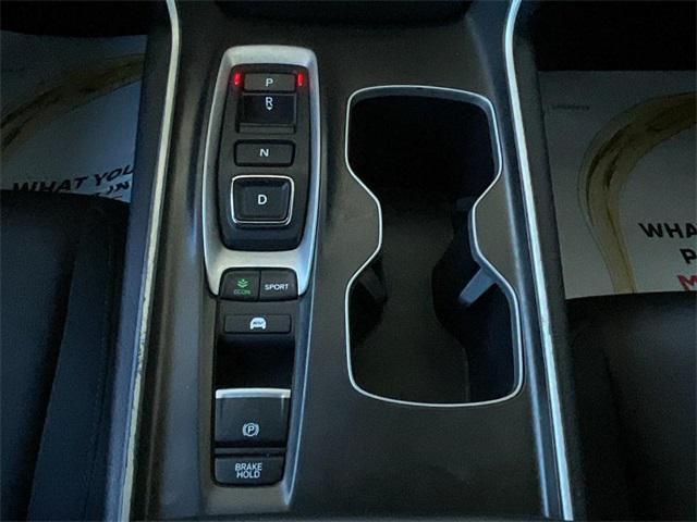 Photo of 2021 Platinum White Pearl Honda Accord Hybrid