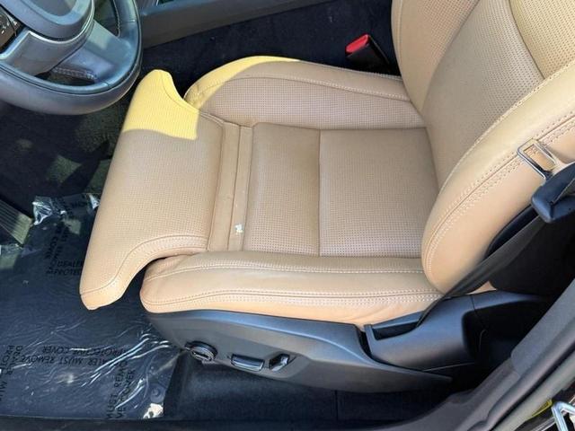 Photo of 2022 Onyx Black Volvo XC60