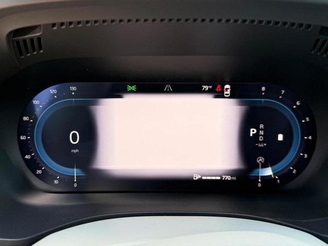 Photo of 2025 Gray Metallic Volvo XC60