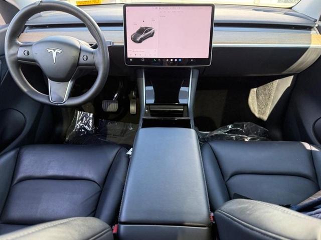 Photo of 2021 Midnight Silver Tesla Model Y