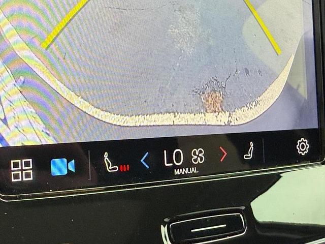 Photo of 2025 Metallic Volvo XC40