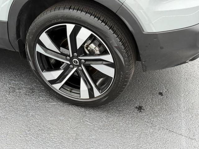 Photo of 2025 Metallic Volvo XC40