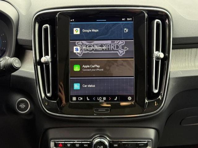 Photo of 2025 Metallic Volvo XC40