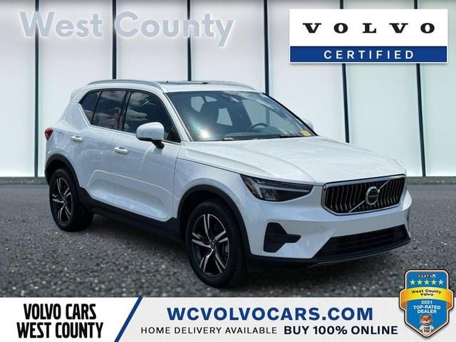 Photo of 2025 Crystal White Pearl Volvo XC40