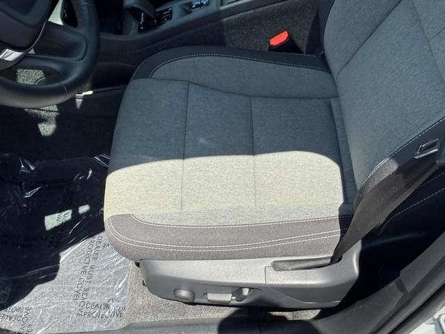 Photo of 2025 Crystal White Pearl Volvo XC40
