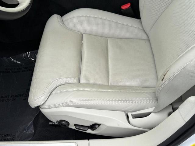 Photo of 2024 Crystal White Volvo V60 Cross Country