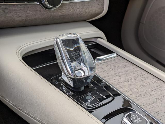 Photo of 2023 Denim Blue Metallic Volvo XC90 Recharge Plug-In Hybrid