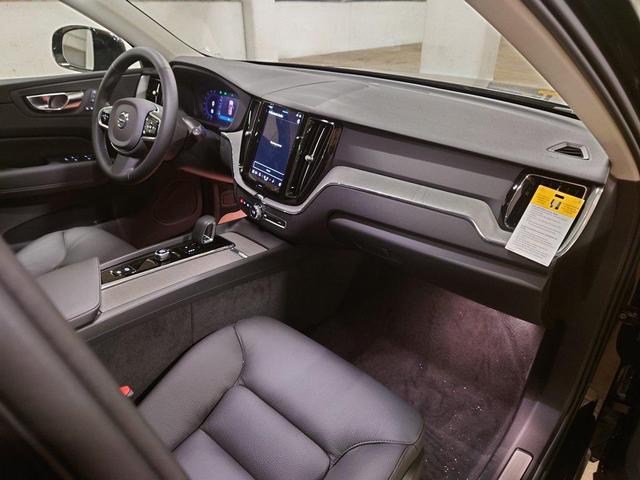 Photo of 2025 Onyx Black Volvo XC60