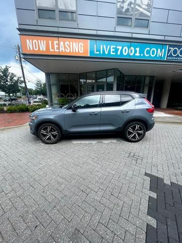 Photo of 2021 Thunder Gray Metallic Volvo XC40