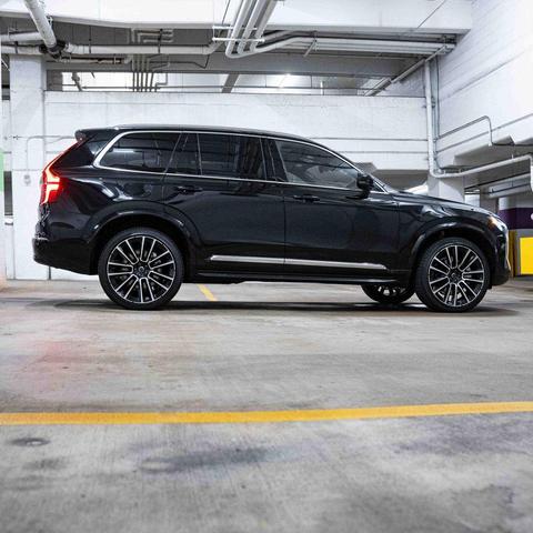 Photo of 2025 Onyx Black Volvo XC90