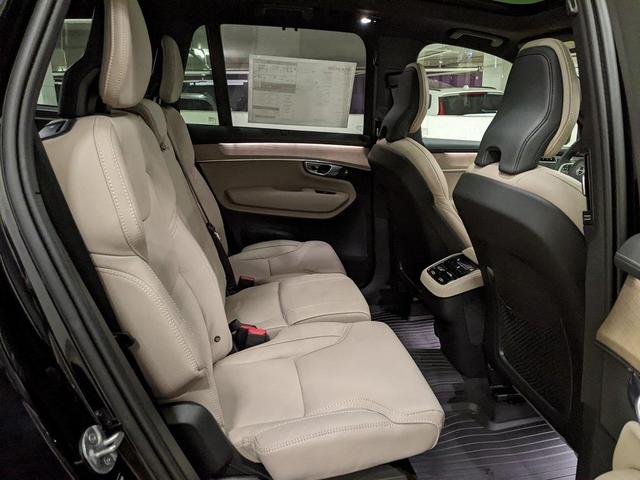 Photo of 2025 Onyx Black Volvo XC90